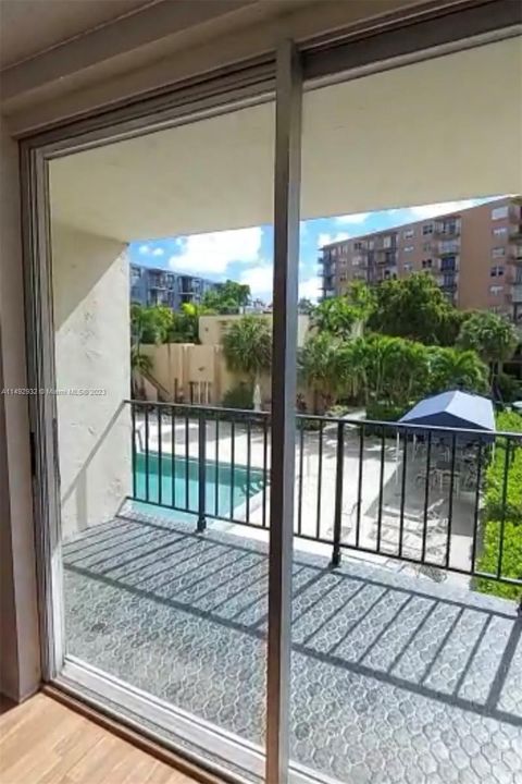 Недавно продано: $175,000 (0 спален, 1 ванн, 576 Квадратных фут)