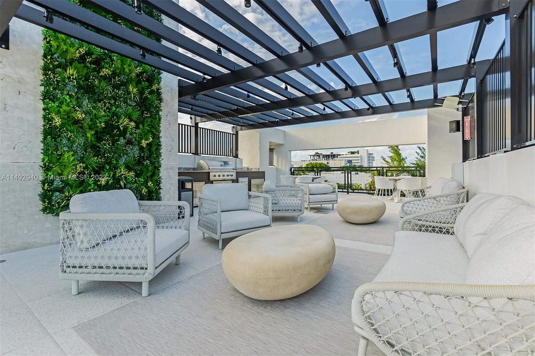 Vendido Recientemente: $760,000 (1 camas, 1 baños, 751 Pies cuadrados)