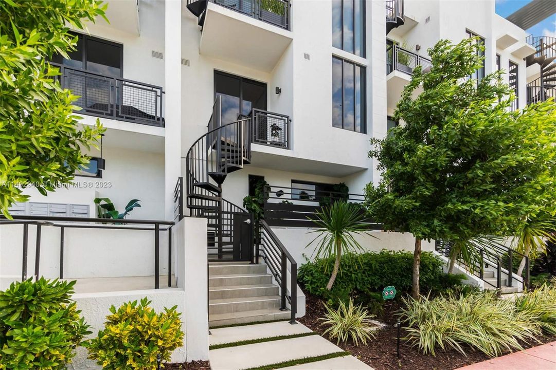 Vendido Recientemente: $760,000 (1 camas, 1 baños, 751 Pies cuadrados)