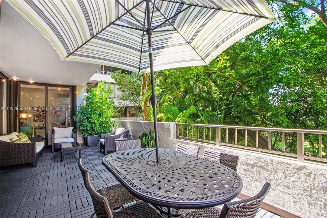 Vendido Recientemente: $1,280,000 (3 camas, 2 baños, 1715 Pies cuadrados)