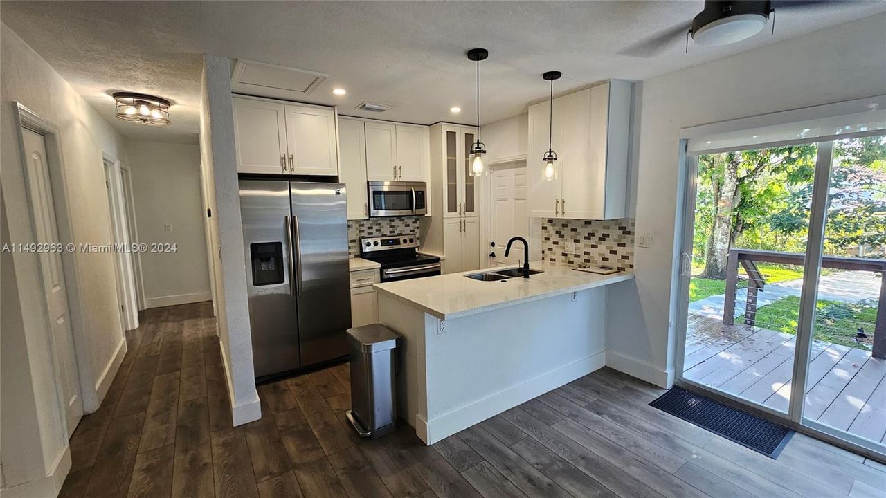 Recently Sold: $698,000 (3 beds, 1 baths, 1102 Square Feet)