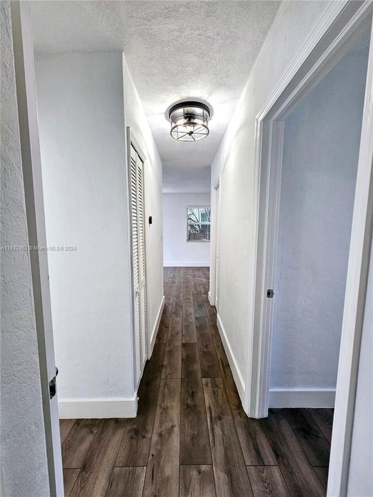 Recently Sold: $698,000 (3 beds, 1 baths, 1102 Square Feet)