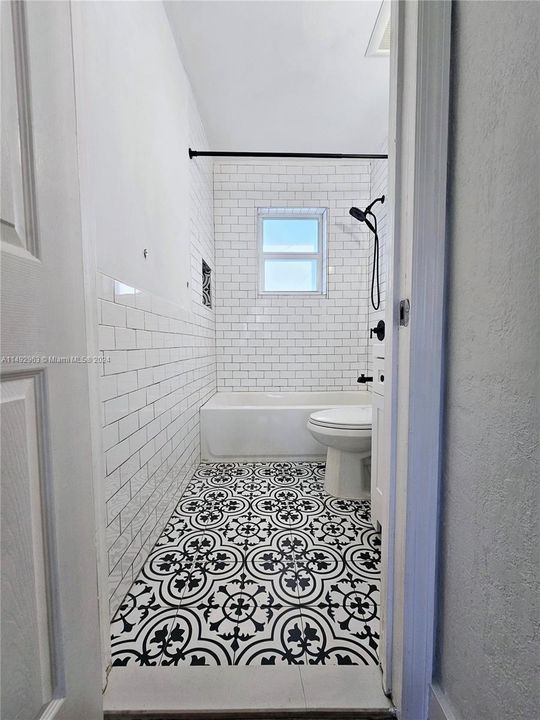 Recently Sold: $698,000 (3 beds, 1 baths, 1102 Square Feet)