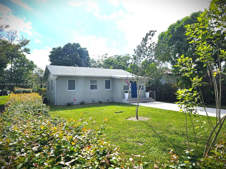 Recently Sold: $698,000 (3 beds, 1 baths, 1102 Square Feet)