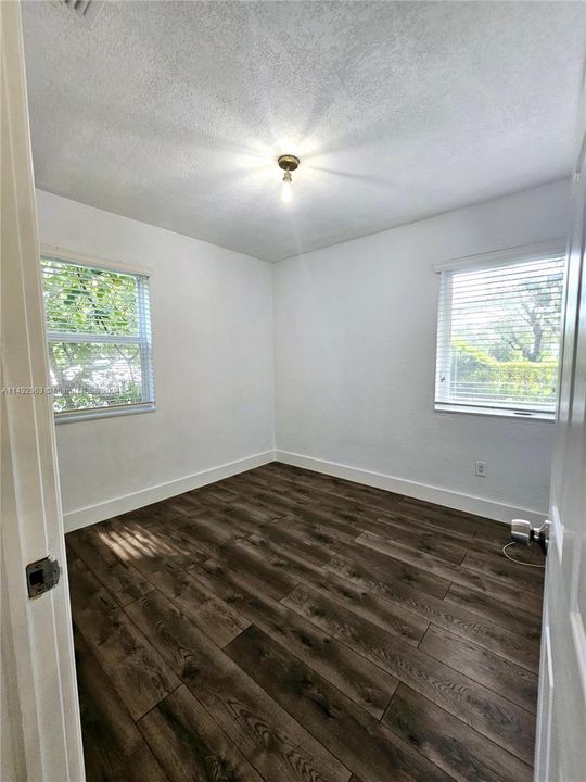 Recently Sold: $698,000 (3 beds, 1 baths, 1102 Square Feet)