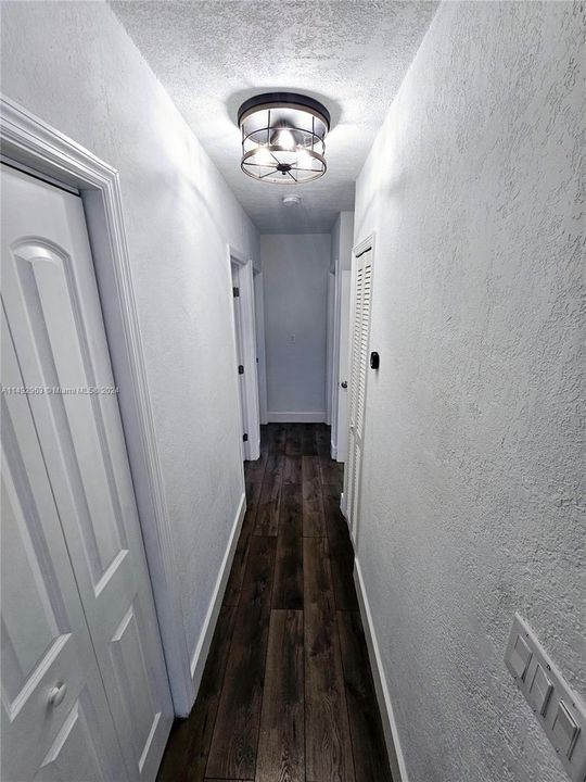 Recently Sold: $698,000 (3 beds, 1 baths, 1102 Square Feet)