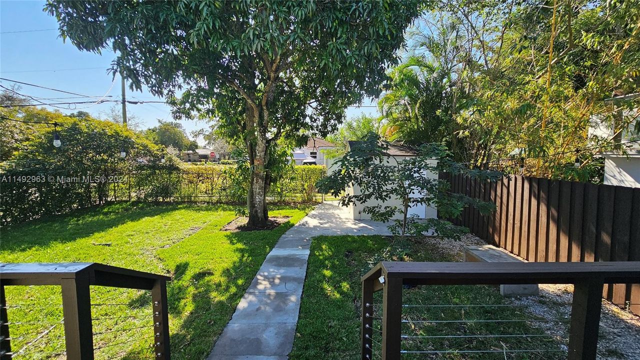 Recently Sold: $698,000 (3 beds, 1 baths, 1102 Square Feet)
