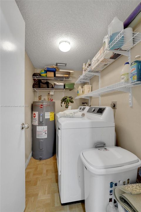 Recently Sold: $410,000 (2 beds, 2 baths, 1380 Square Feet)