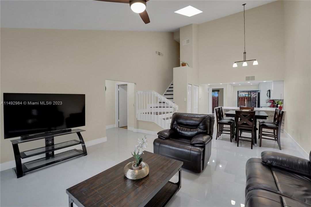 Recently Sold: $410,000 (2 beds, 2 baths, 1380 Square Feet)