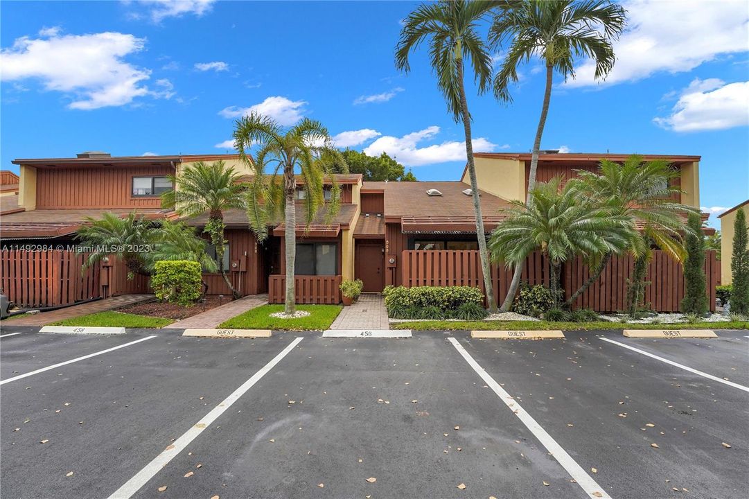 Recently Sold: $410,000 (2 beds, 2 baths, 1380 Square Feet)