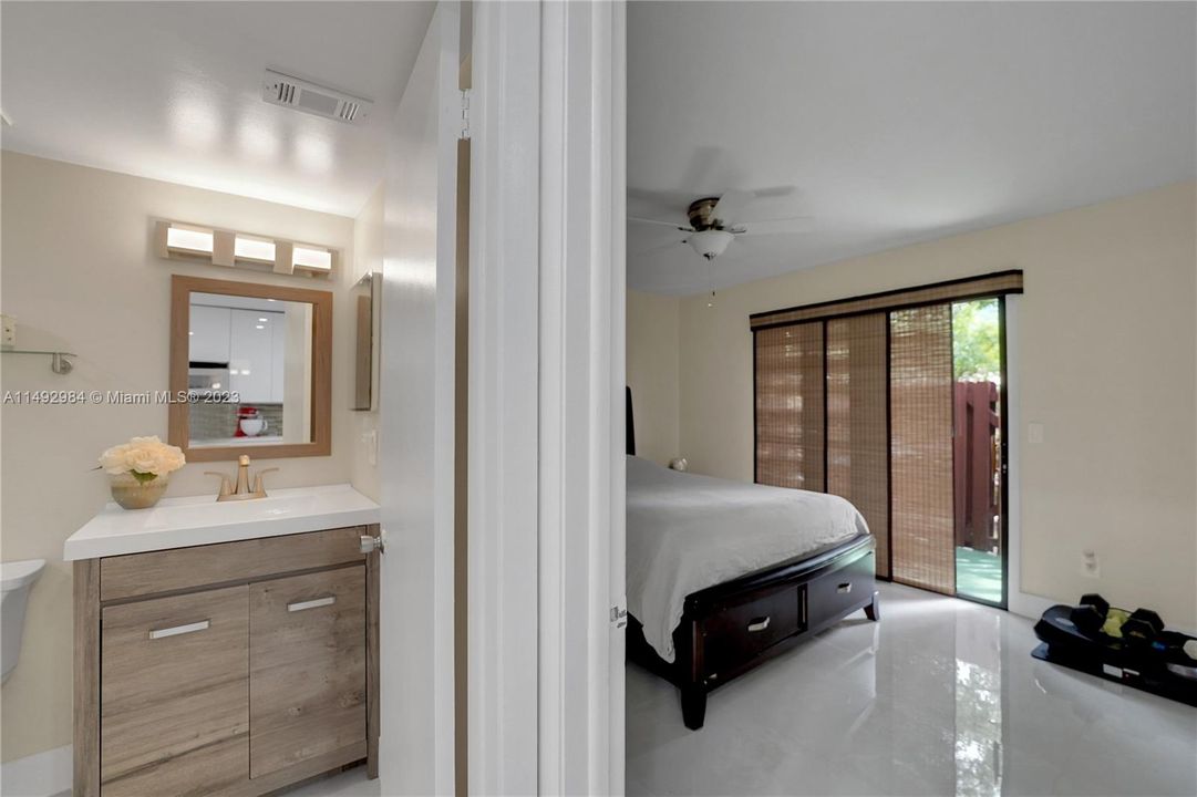 Recently Sold: $410,000 (2 beds, 2 baths, 1380 Square Feet)