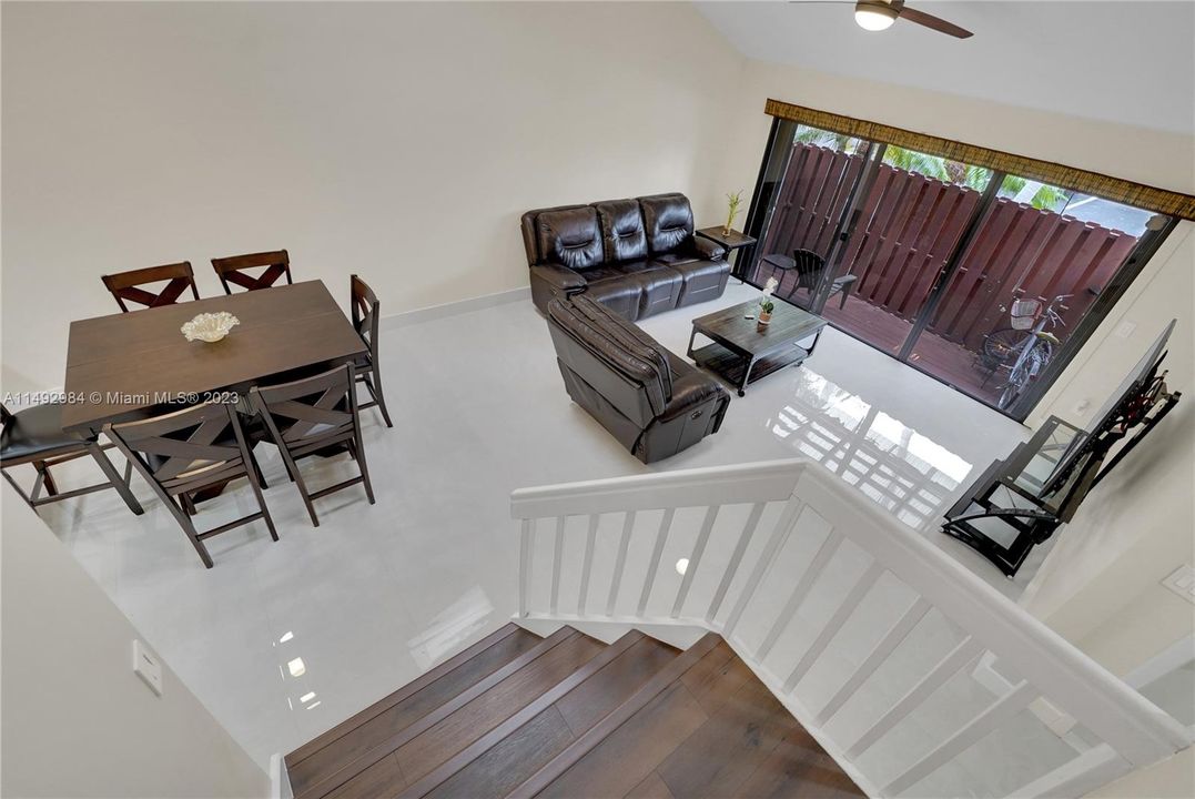 Recently Sold: $410,000 (2 beds, 2 baths, 1380 Square Feet)