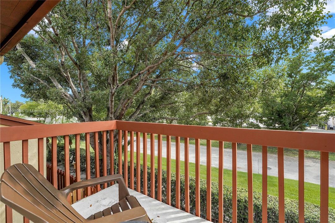 Recently Sold: $410,000 (2 beds, 2 baths, 1380 Square Feet)