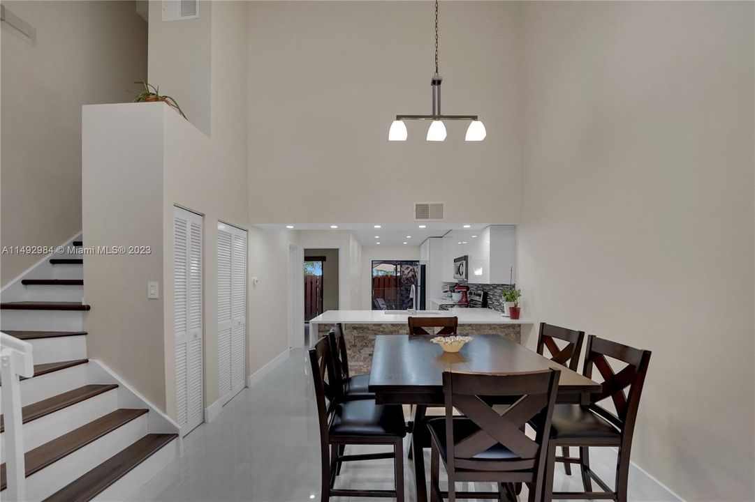 Recently Sold: $410,000 (2 beds, 2 baths, 1380 Square Feet)