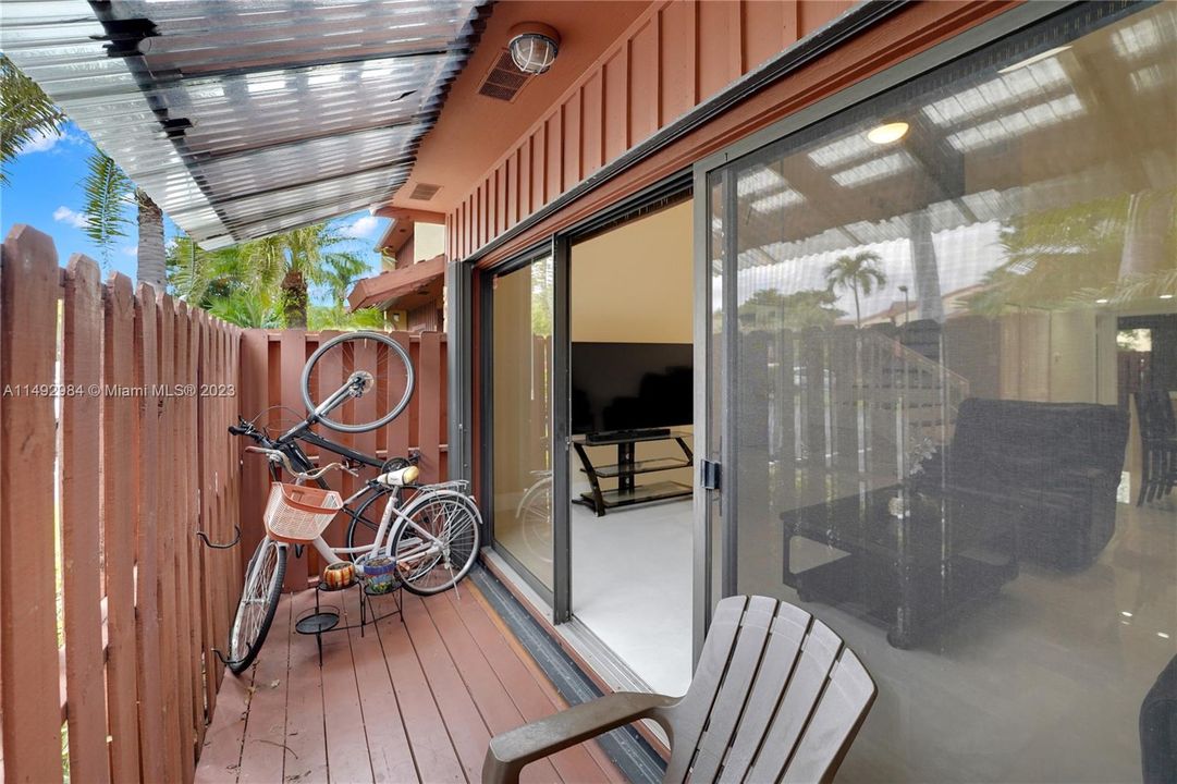 Recently Sold: $410,000 (2 beds, 2 baths, 1380 Square Feet)