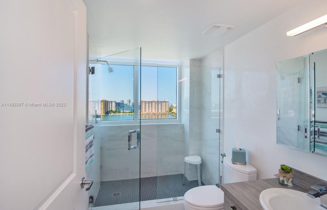 Recently Sold: $1,289,000 (3 beds, 2 baths, 1705 Square Feet)