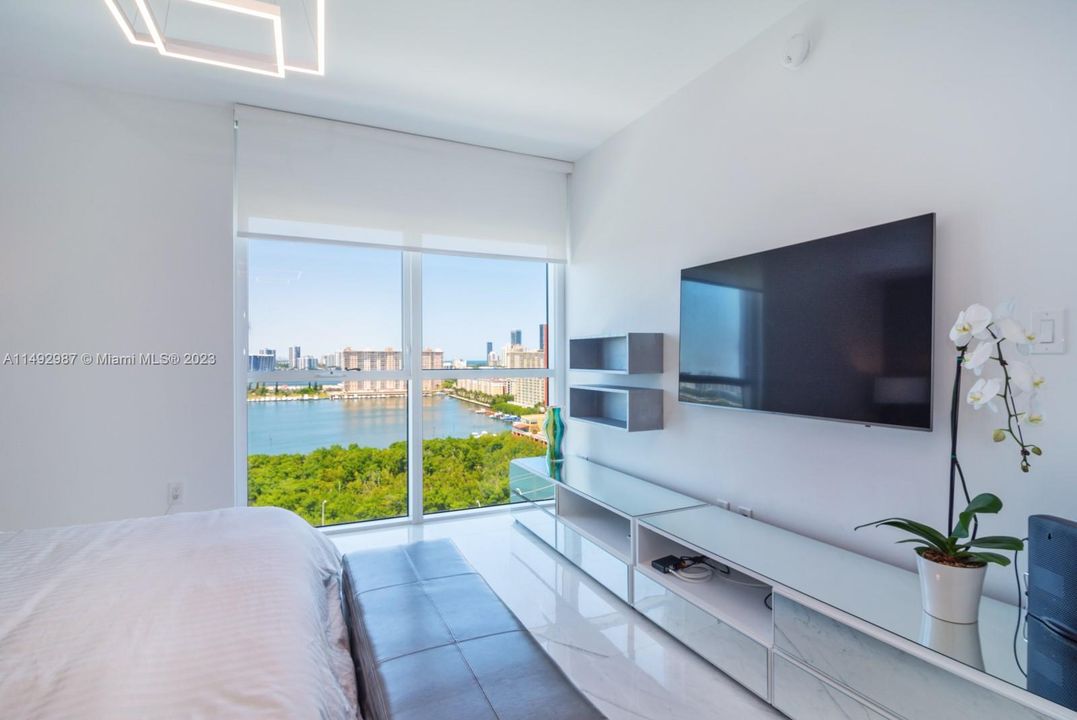 Recently Sold: $1,289,000 (3 beds, 2 baths, 1705 Square Feet)