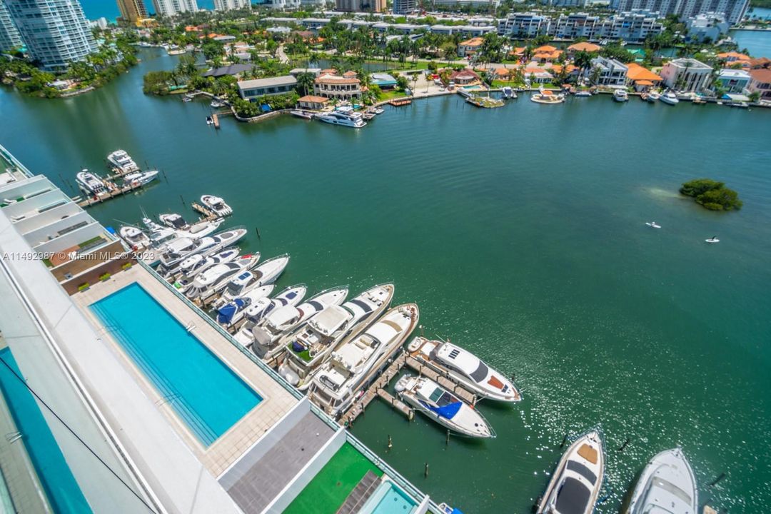 Recently Sold: $1,289,000 (3 beds, 2 baths, 1705 Square Feet)