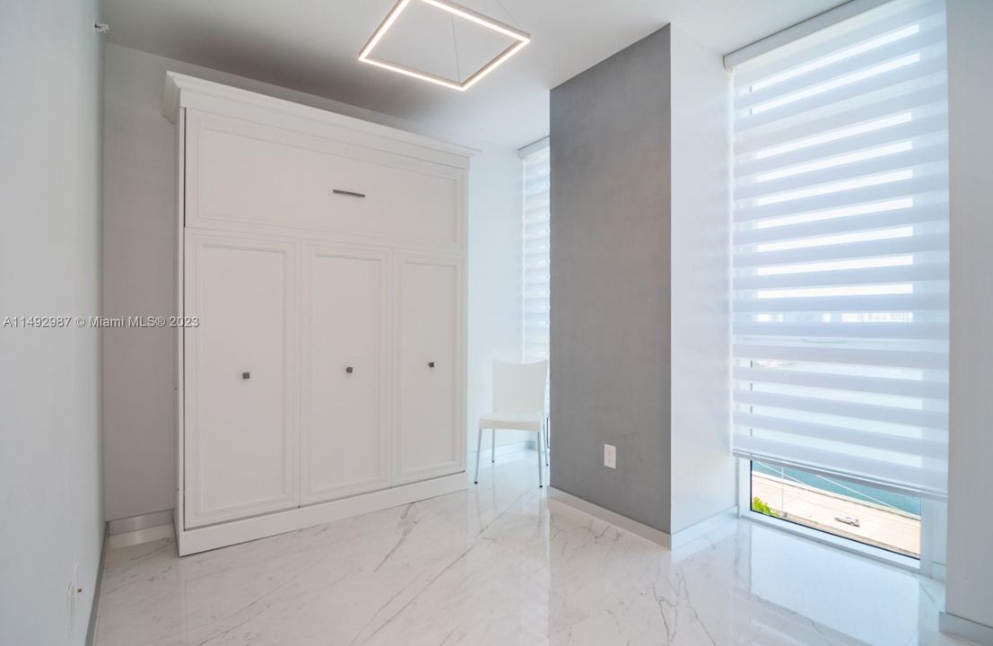 Recently Sold: $1,289,000 (3 beds, 2 baths, 1705 Square Feet)