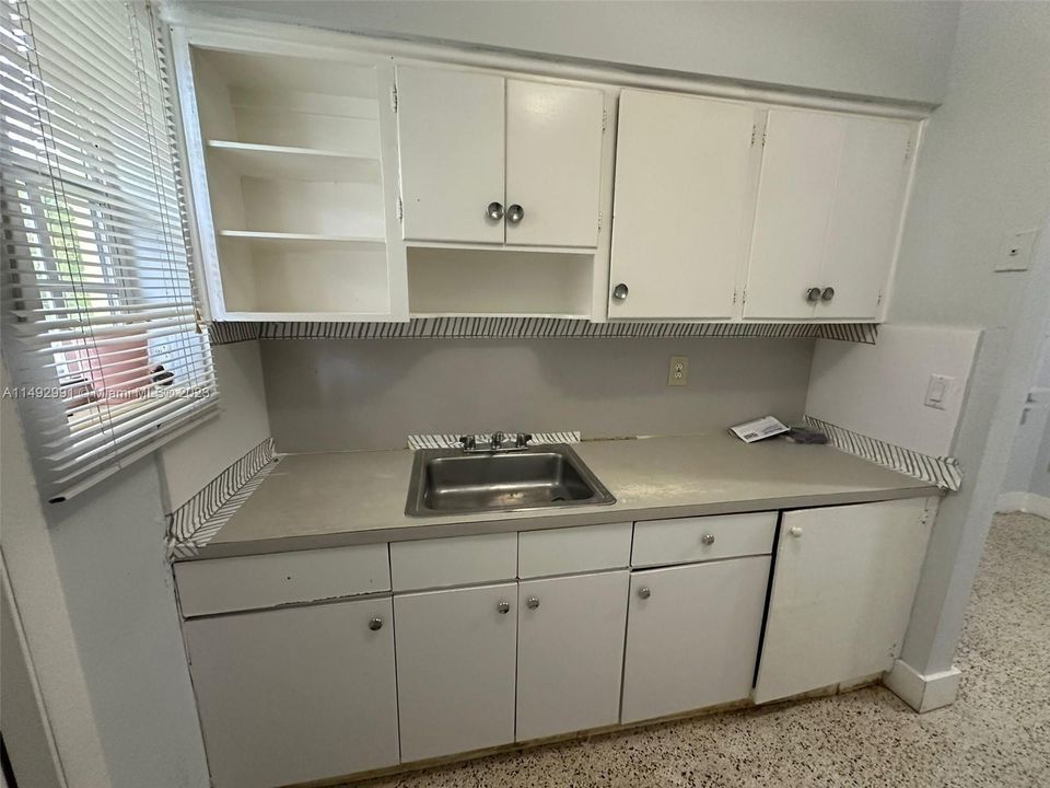 Recently Sold: $1,175,000 (0 beds, 0 baths, 5650 Square Feet)