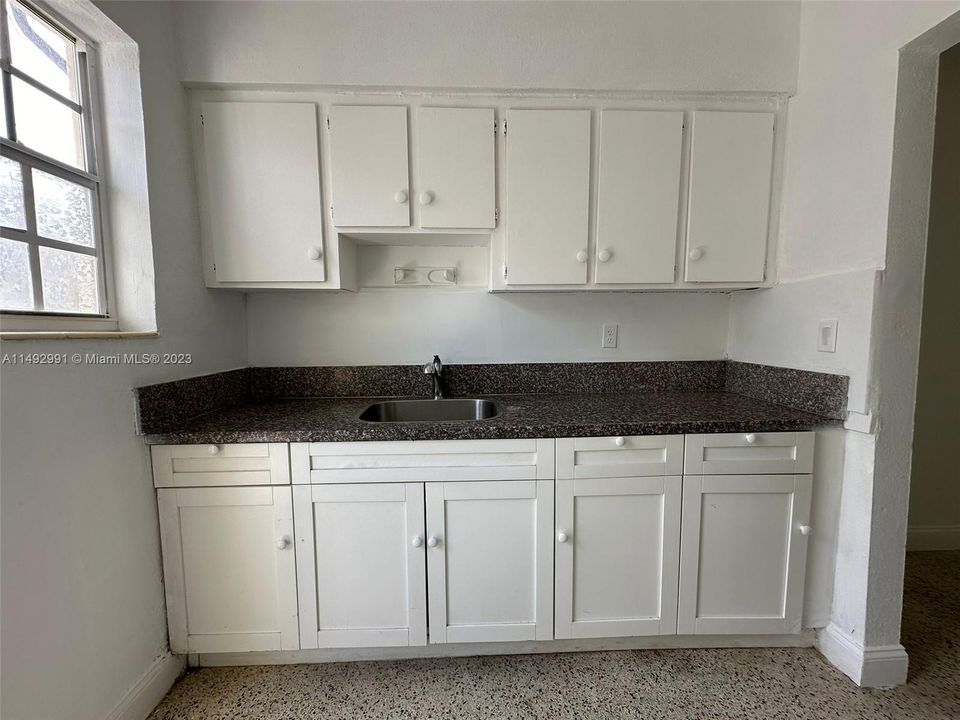 Recently Sold: $1,175,000 (0 beds, 0 baths, 5650 Square Feet)