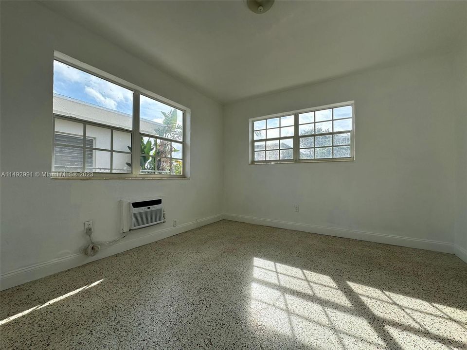 Recently Sold: $1,175,000 (0 beds, 0 baths, 5650 Square Feet)