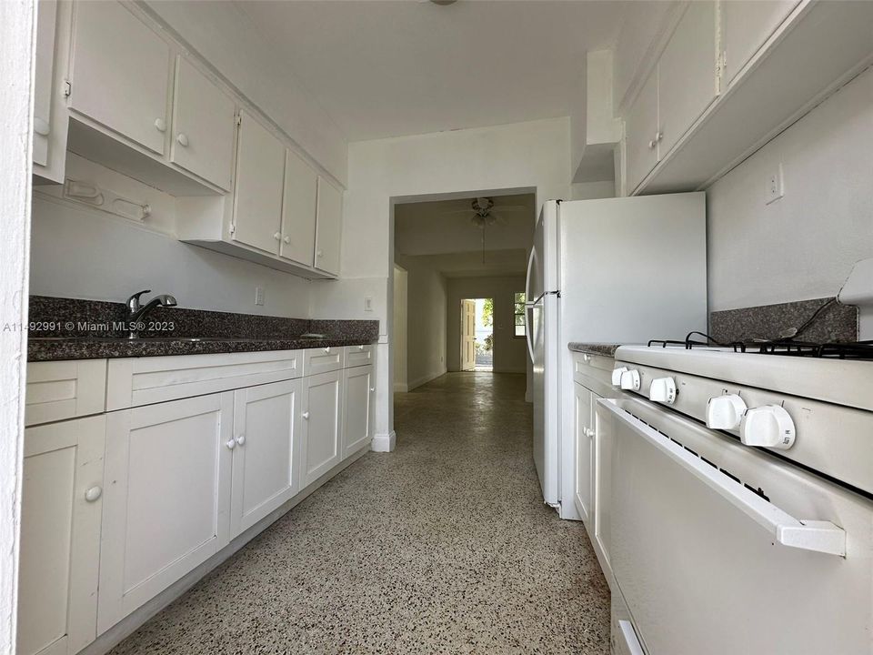 Recently Sold: $1,175,000 (0 beds, 0 baths, 5650 Square Feet)