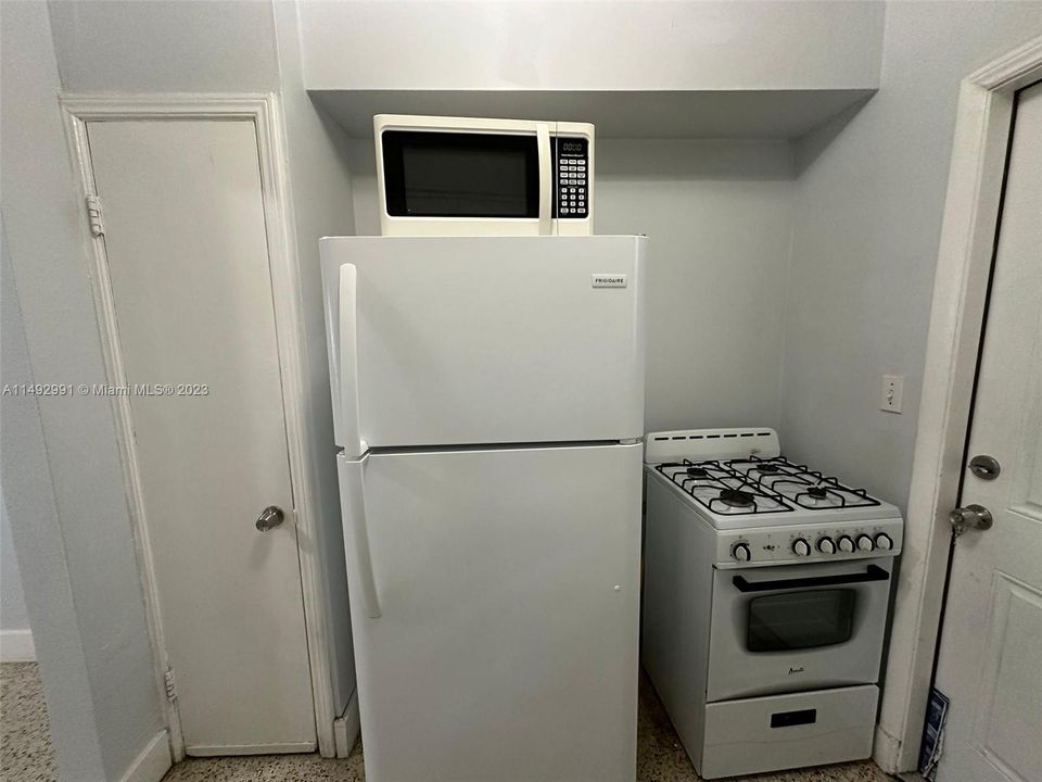 Recently Sold: $1,175,000 (0 beds, 0 baths, 5650 Square Feet)