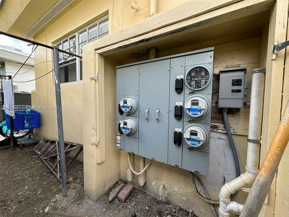 Recently Sold: $1,175,000 (0 beds, 0 baths, 5650 Square Feet)