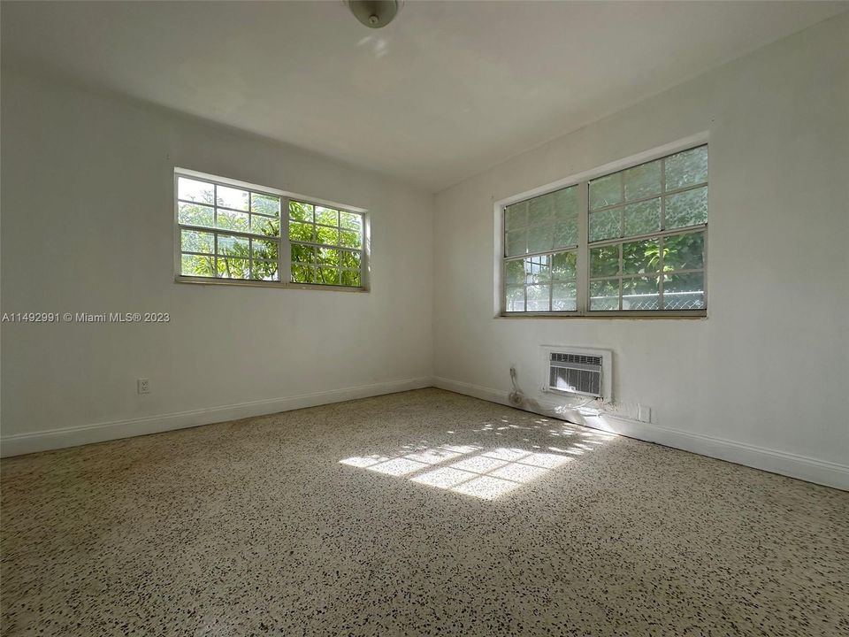 Recently Sold: $1,175,000 (0 beds, 0 baths, 5650 Square Feet)