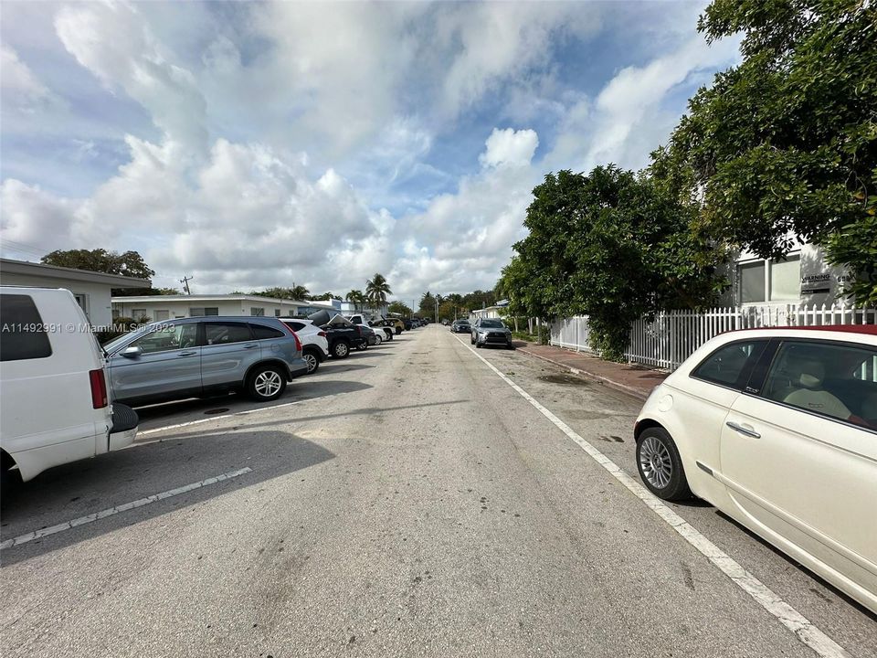 Recently Sold: $1,175,000 (0 beds, 0 baths, 5650 Square Feet)