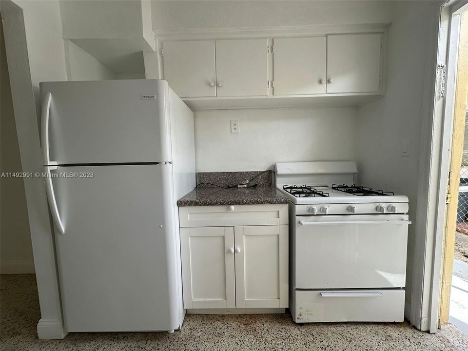 Recently Sold: $1,175,000 (0 beds, 0 baths, 5650 Square Feet)