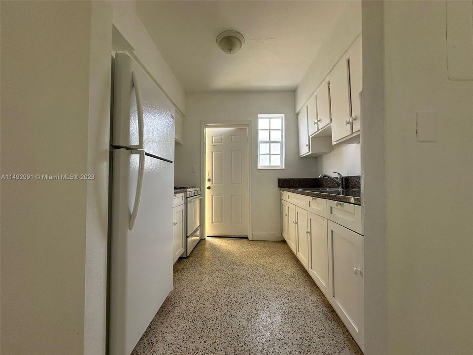 Recently Sold: $1,175,000 (0 beds, 0 baths, 5650 Square Feet)