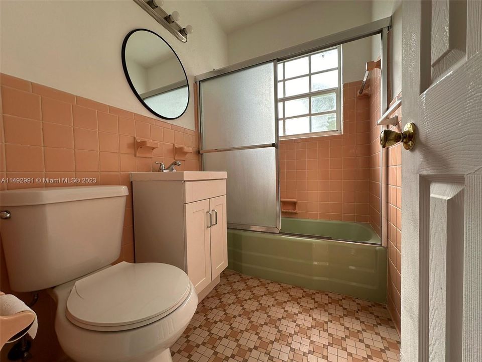 Recently Sold: $1,175,000 (0 beds, 0 baths, 5650 Square Feet)