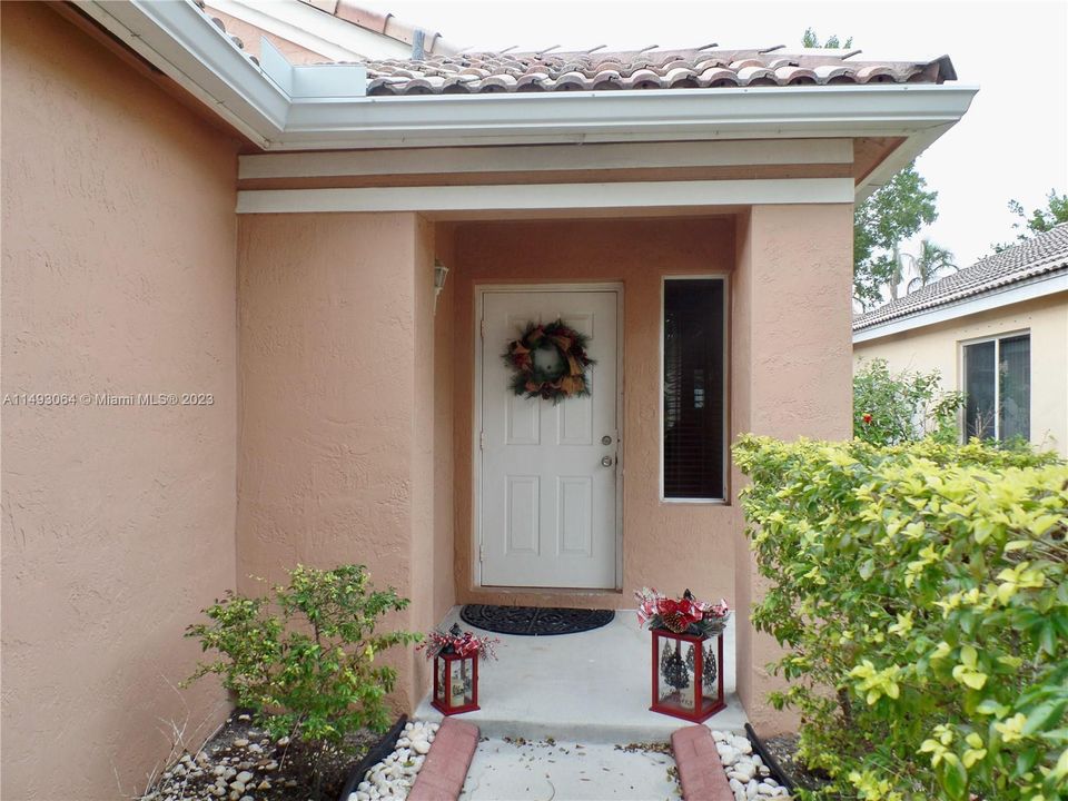 Recently Sold: $615,000 (3 beds, 2 baths, 1353 Square Feet)