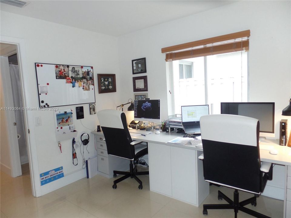 Recently Sold: $615,000 (3 beds, 2 baths, 1353 Square Feet)