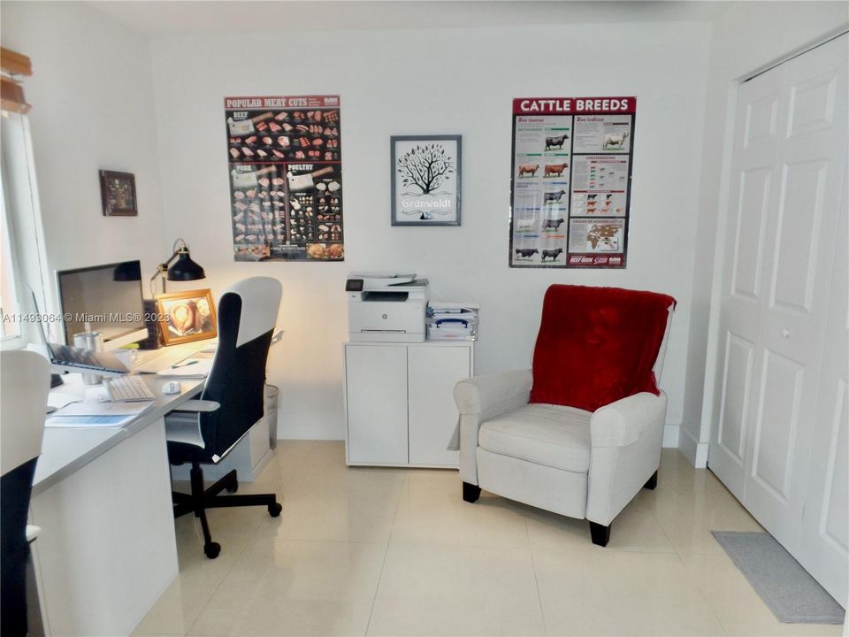 Recently Sold: $615,000 (3 beds, 2 baths, 1353 Square Feet)