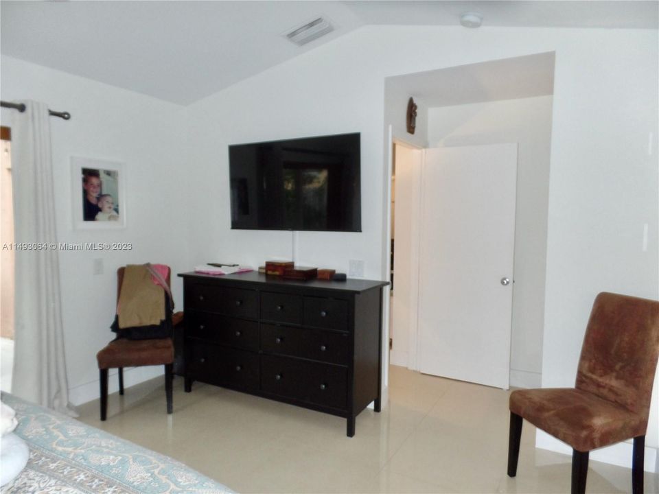 Recently Sold: $615,000 (3 beds, 2 baths, 1353 Square Feet)