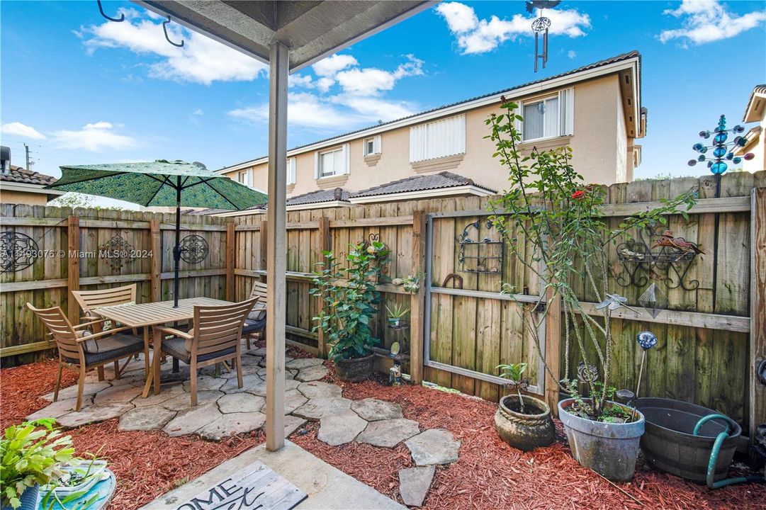 Recently Sold: $360,000 (3 beds, 2 baths, 1846 Square Feet)