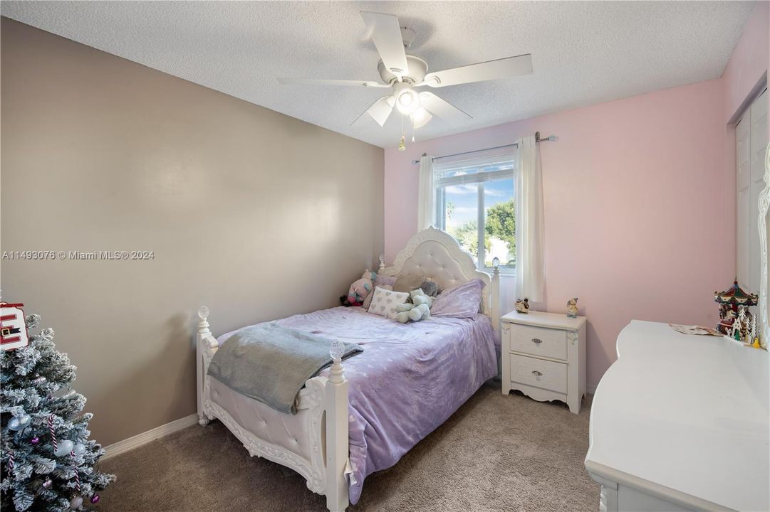 Recently Sold: $360,000 (3 beds, 2 baths, 1846 Square Feet)