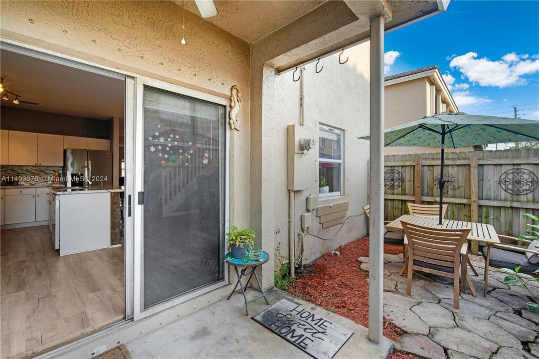 Recently Sold: $360,000 (3 beds, 2 baths, 1846 Square Feet)