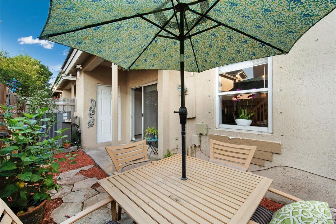 Recently Sold: $360,000 (3 beds, 2 baths, 1846 Square Feet)