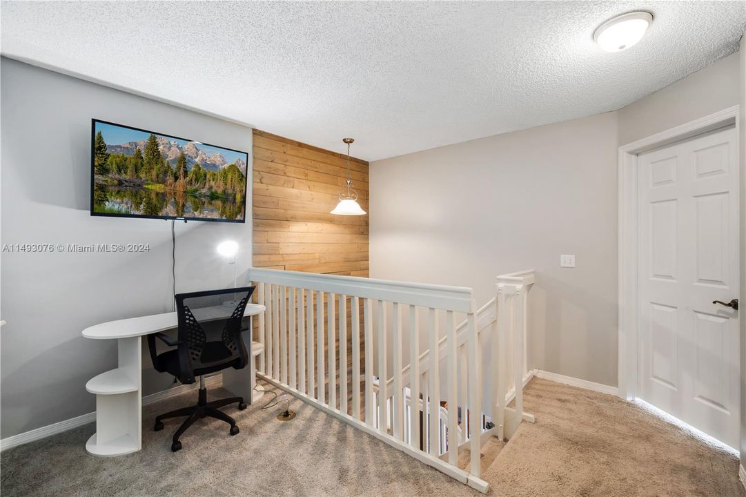 Recently Sold: $360,000 (3 beds, 2 baths, 1846 Square Feet)