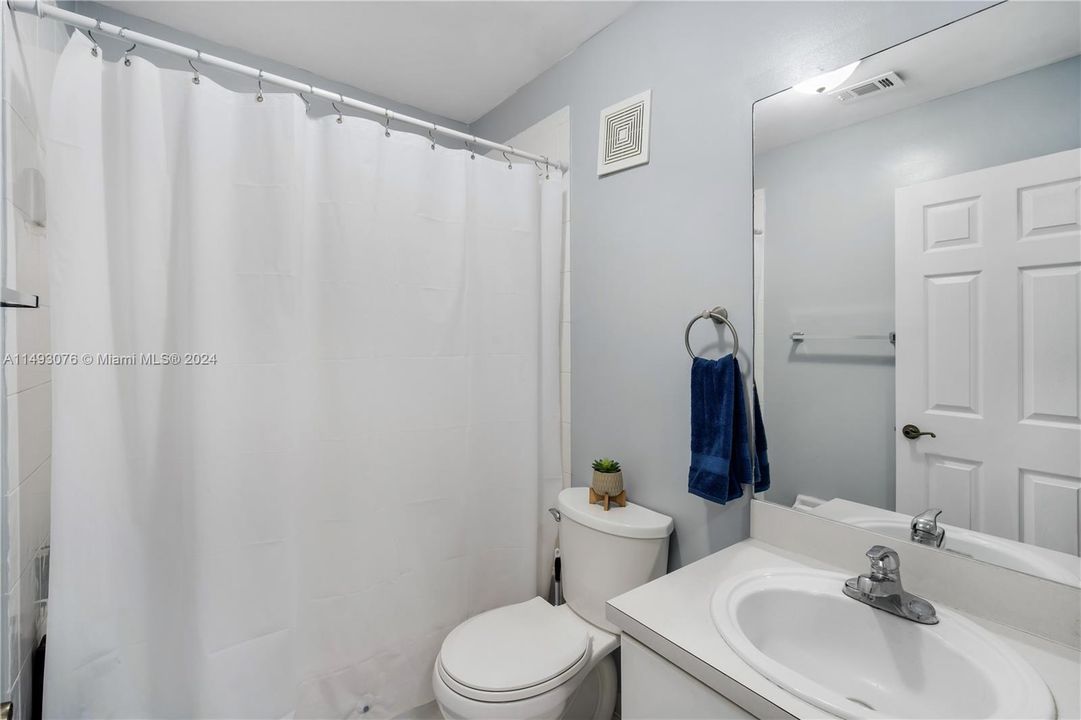 Recently Sold: $360,000 (3 beds, 2 baths, 1846 Square Feet)