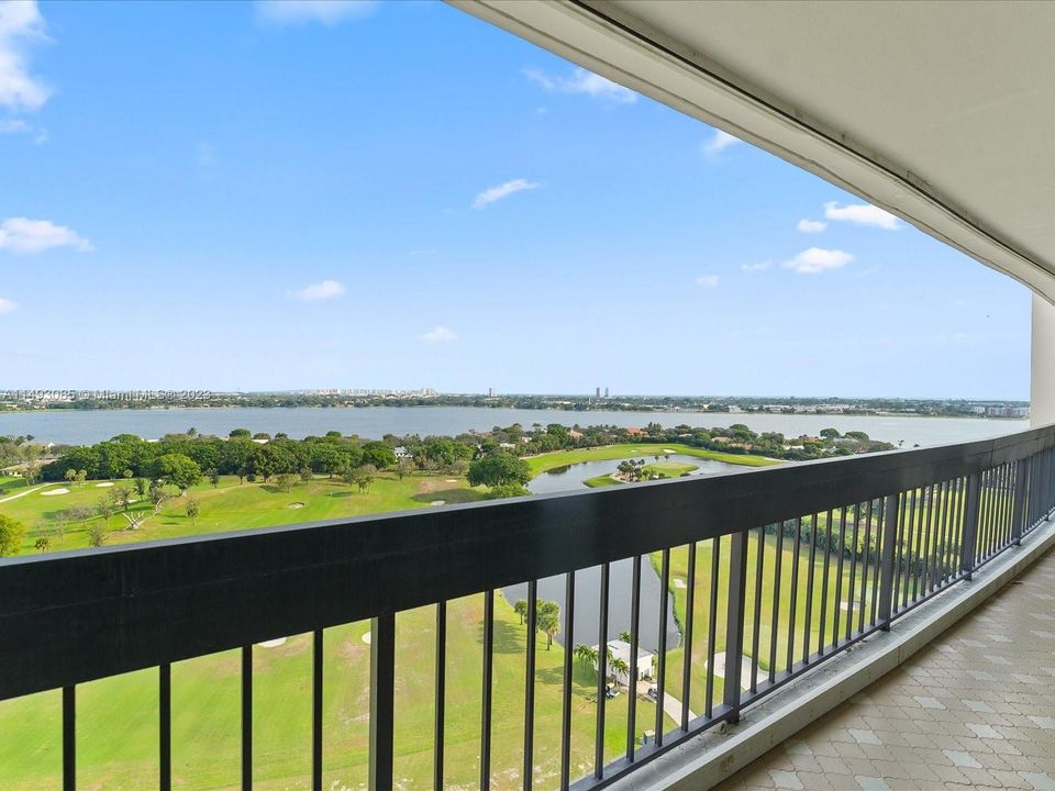 Recently Rented: $2,500 (2 beds, 2 baths, 1134 Square Feet)