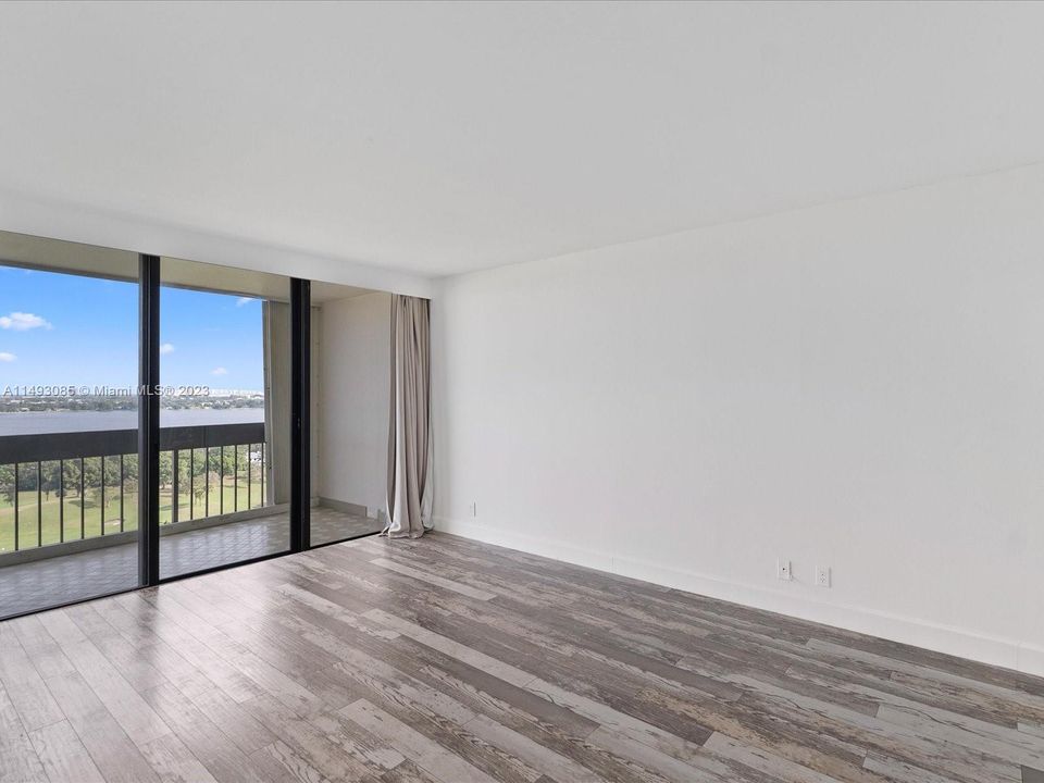 Recently Rented: $2,500 (2 beds, 2 baths, 1134 Square Feet)