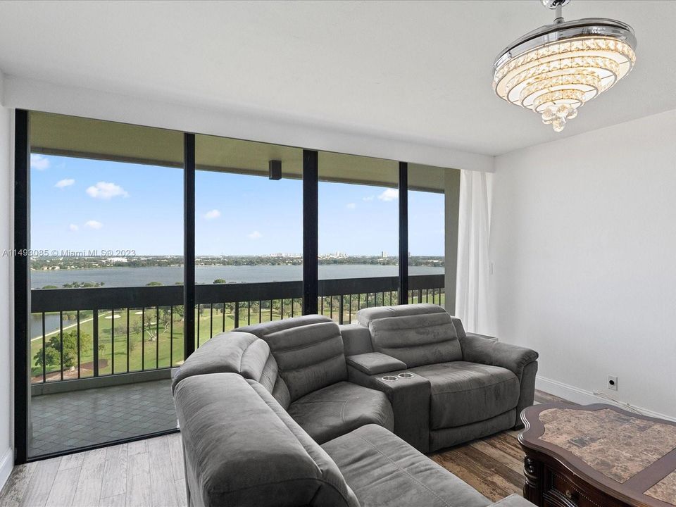 Recently Rented: $2,500 (2 beds, 2 baths, 1134 Square Feet)