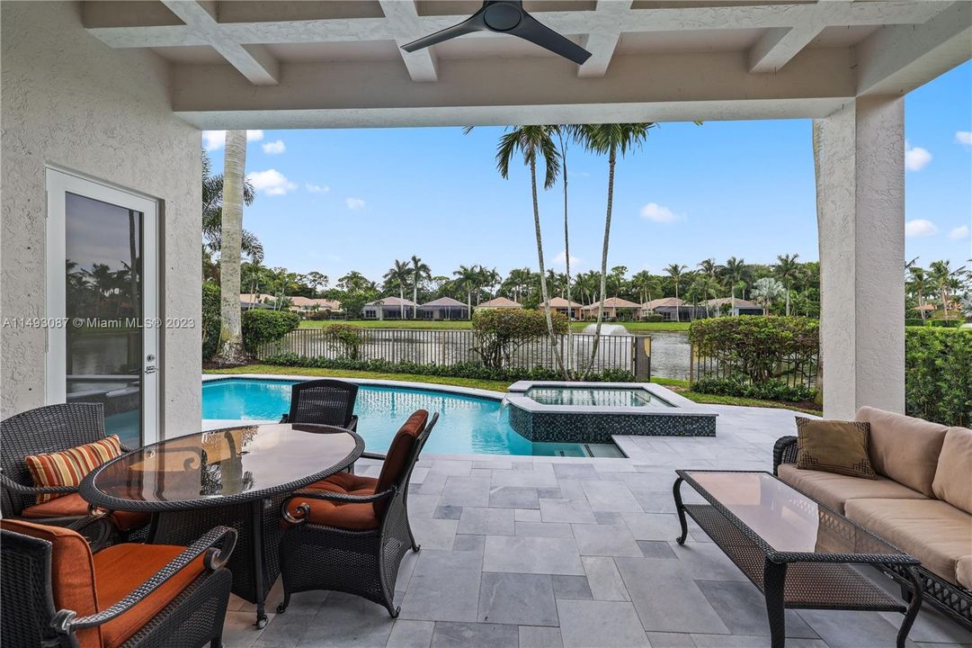 Recently Sold: $1,575,000 (3 beds, 3 baths, 2720 Square Feet)