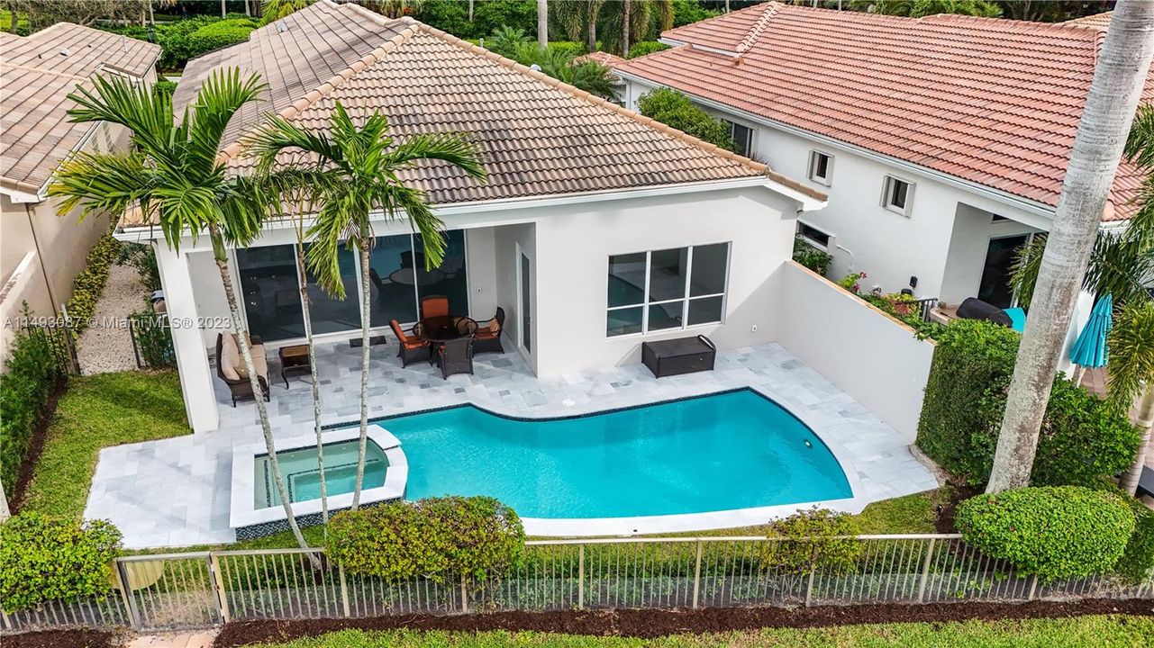 Recently Sold: $1,575,000 (3 beds, 3 baths, 2720 Square Feet)