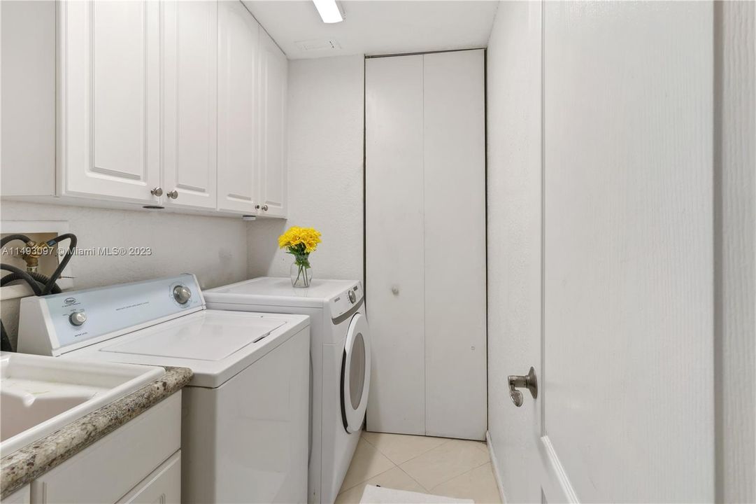 最近租的: $4,800 (3 贝兹, 2 浴室, 2420 平方英尺)